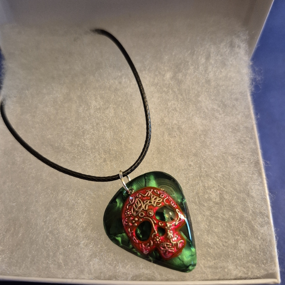 Artistic Handmade Resin Green and Red Pendant Necklace